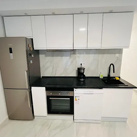 בית נופש Elegant One Bedroom Apartment *