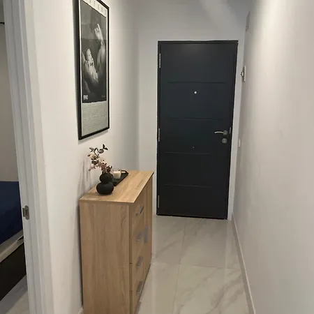 Ferienhaus Elegant One Bedroom Apartment Fuengirola