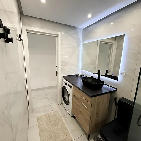 Elegant One Bedroom *